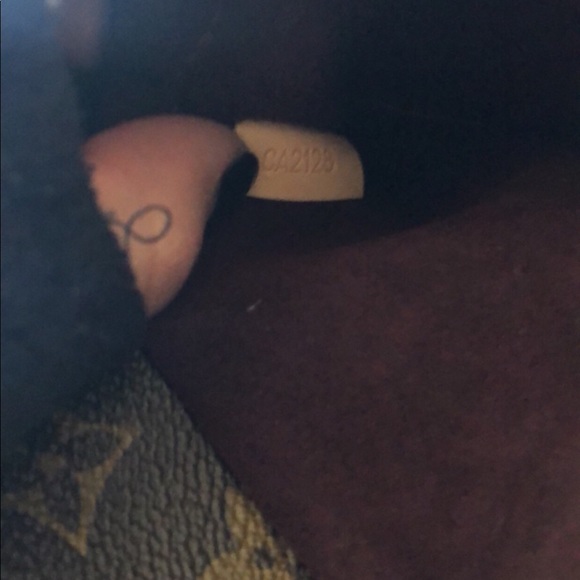 MONTAIGNE MM crossbody - Picture 8 of 8